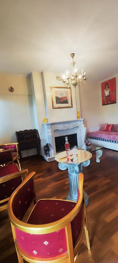 Aurea Residenza Mitropoleos Apartment Tesalonika Bagian luar foto