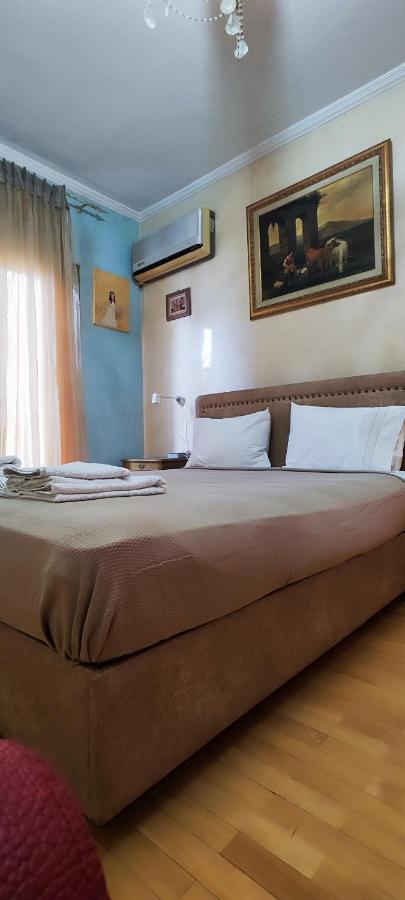 Aurea Residenza Mitropoleos Apartment Tesalonika Bagian luar foto